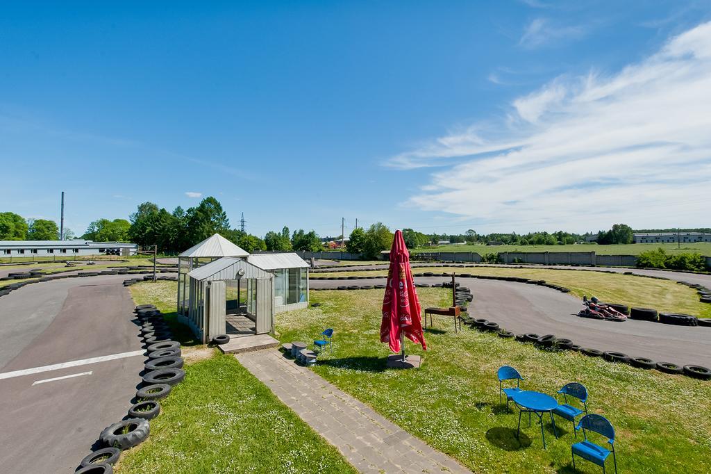 Veskisilla Hotel Türi Exteriör bild