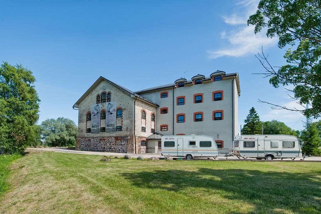 Veskisilla Hotel Türi Exteriör bild