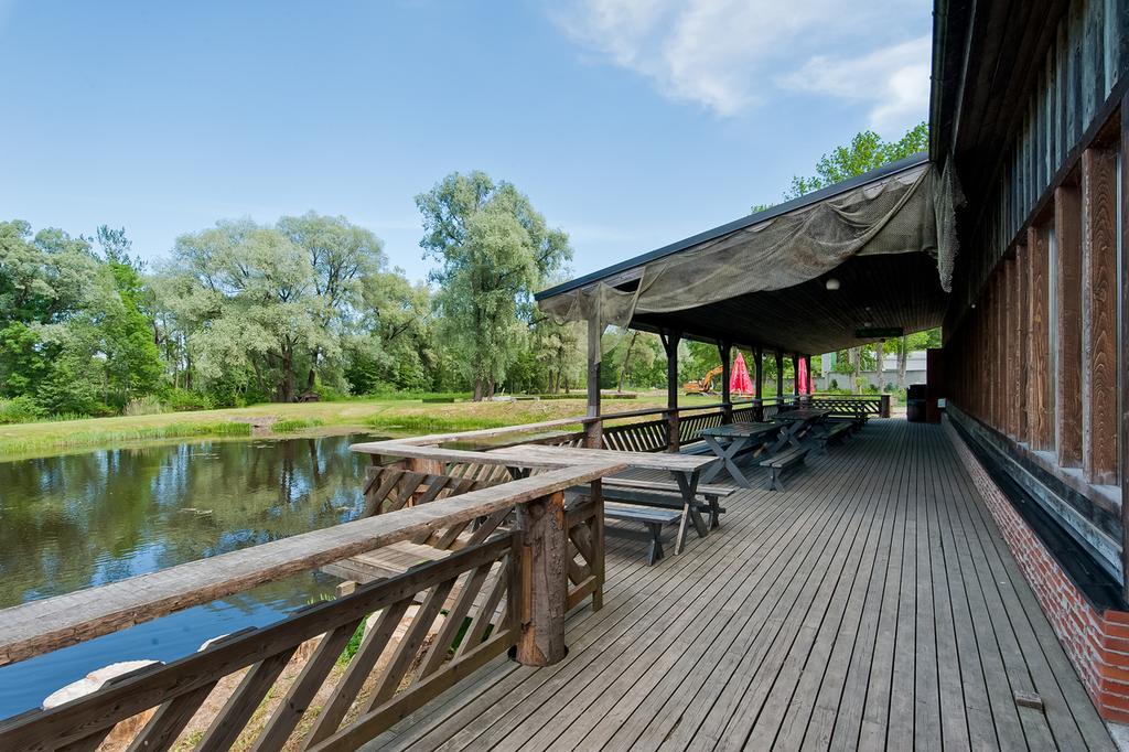 Veskisilla Hotel Türi Exteriör bild