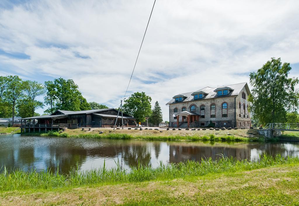 Veskisilla Hotel Türi Exteriör bild